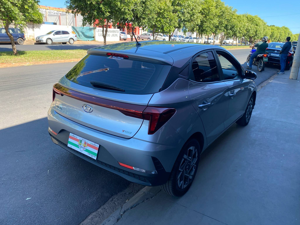 Hyundai HB20 Prata