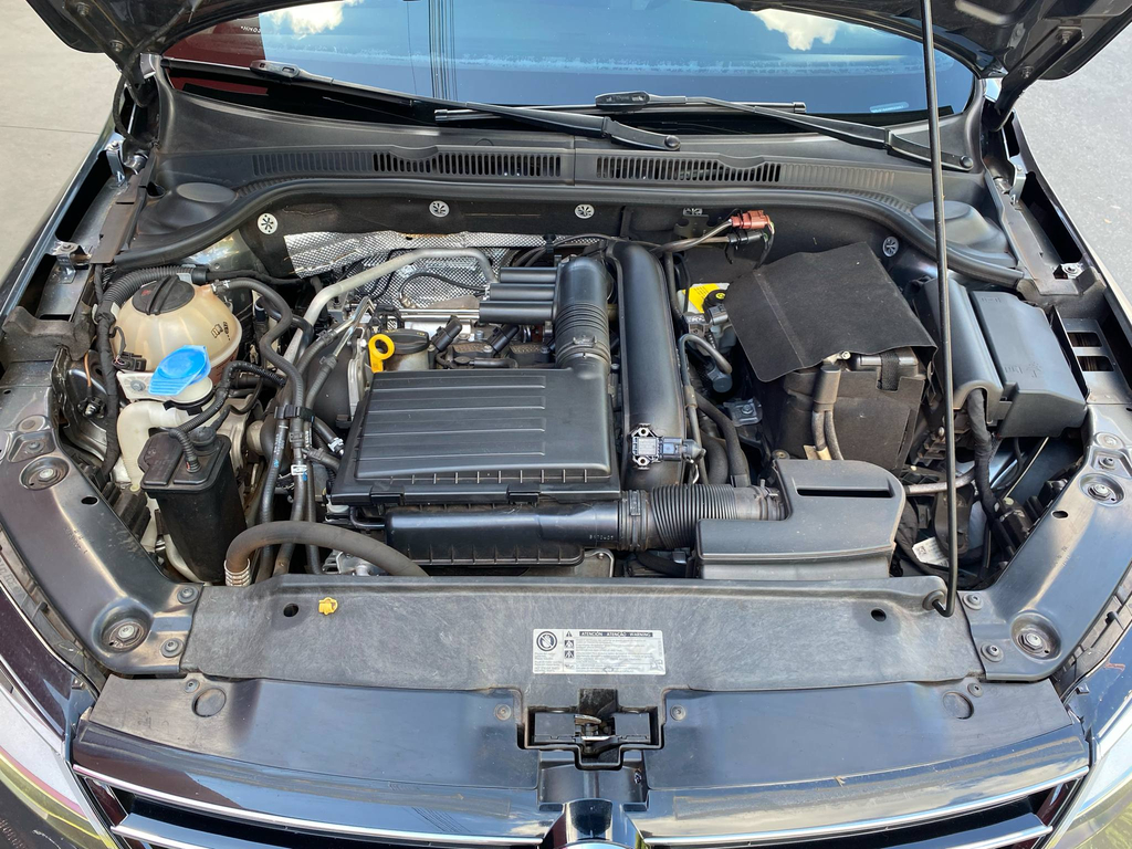 Volkswagen Jetta Cinza