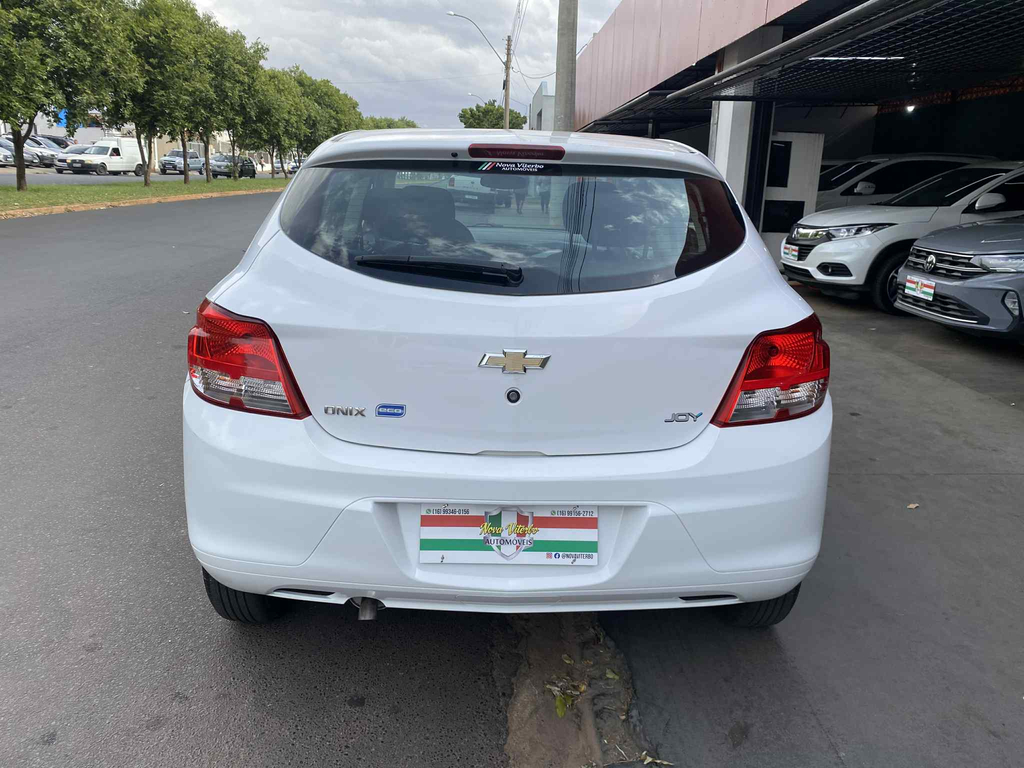 Chevrolet Onix Branco