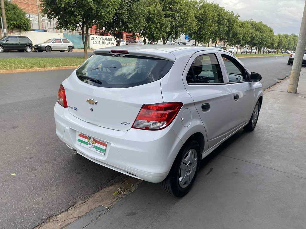 Chevrolet Onix Branco
