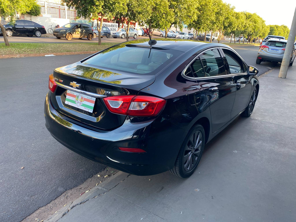 Chevrolet Cruze Preto