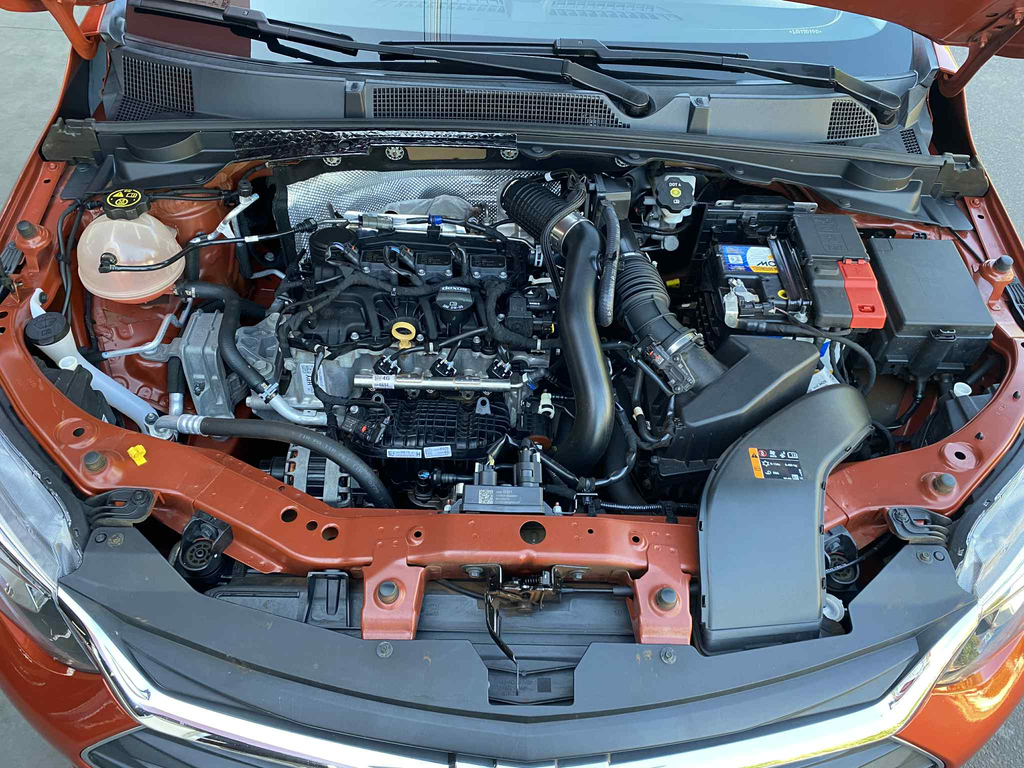 Chevrolet Onix Laranja