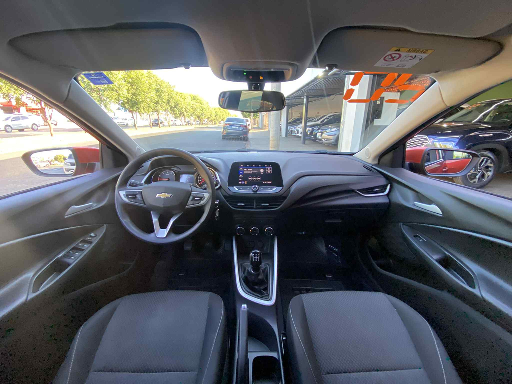 Chevrolet Onix Laranja