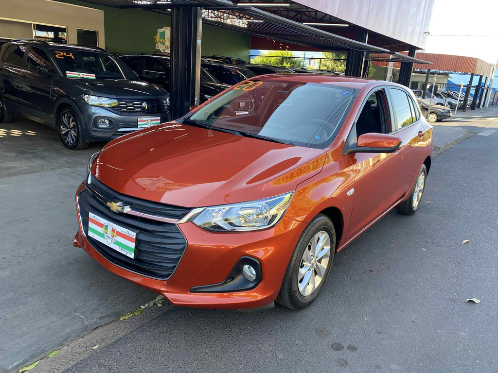 Chevrolet Onix Laranja