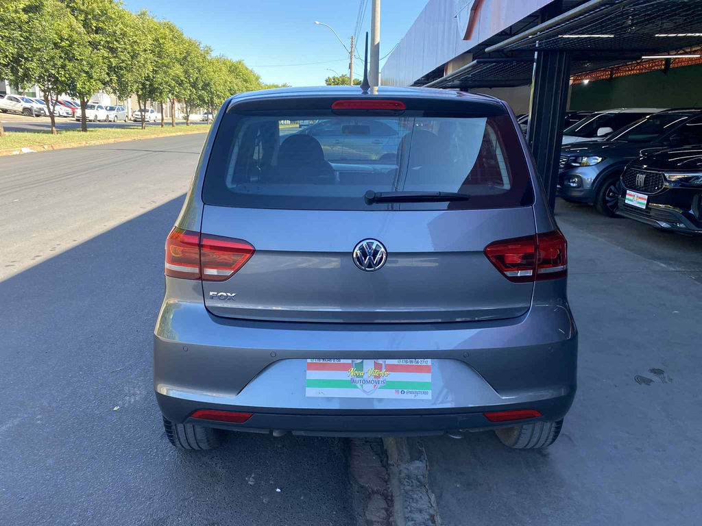 Volkswagen Fox Cinza