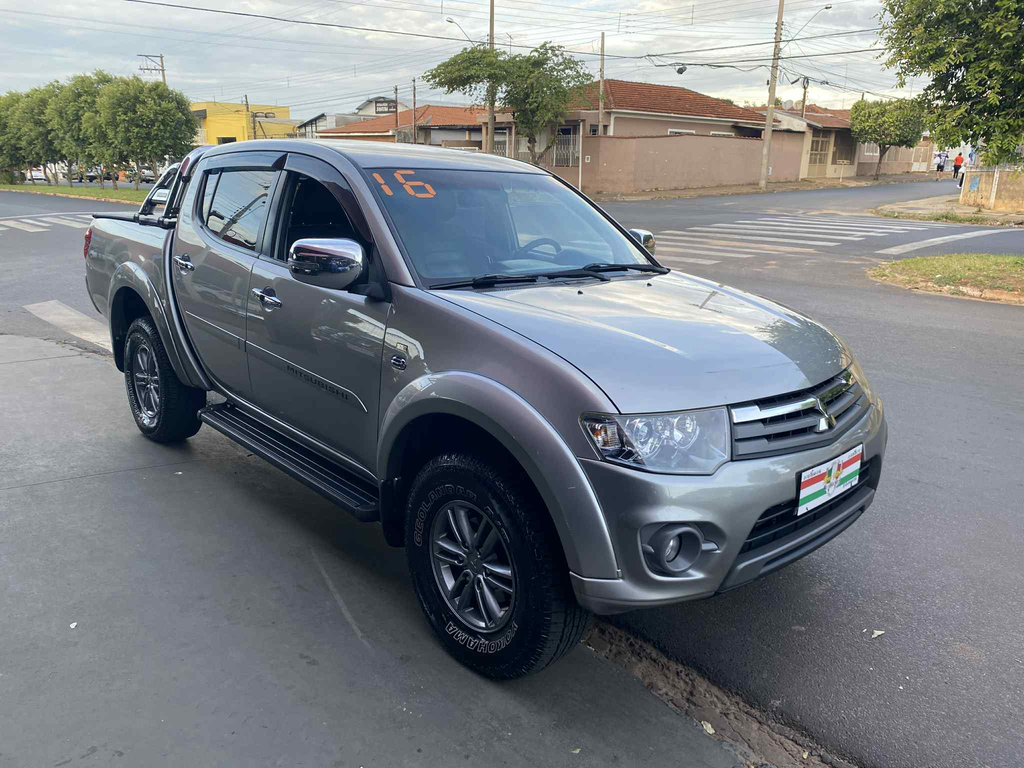 Mitsubishi L200 Triton Prata