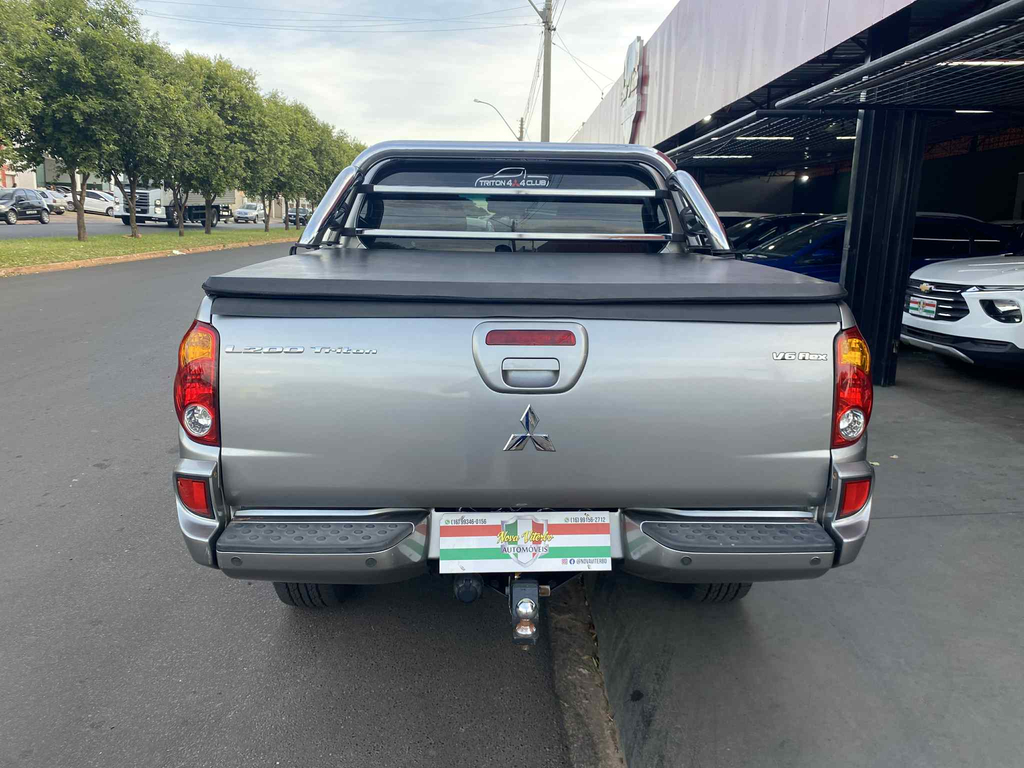 Mitsubishi L200 Triton Prata