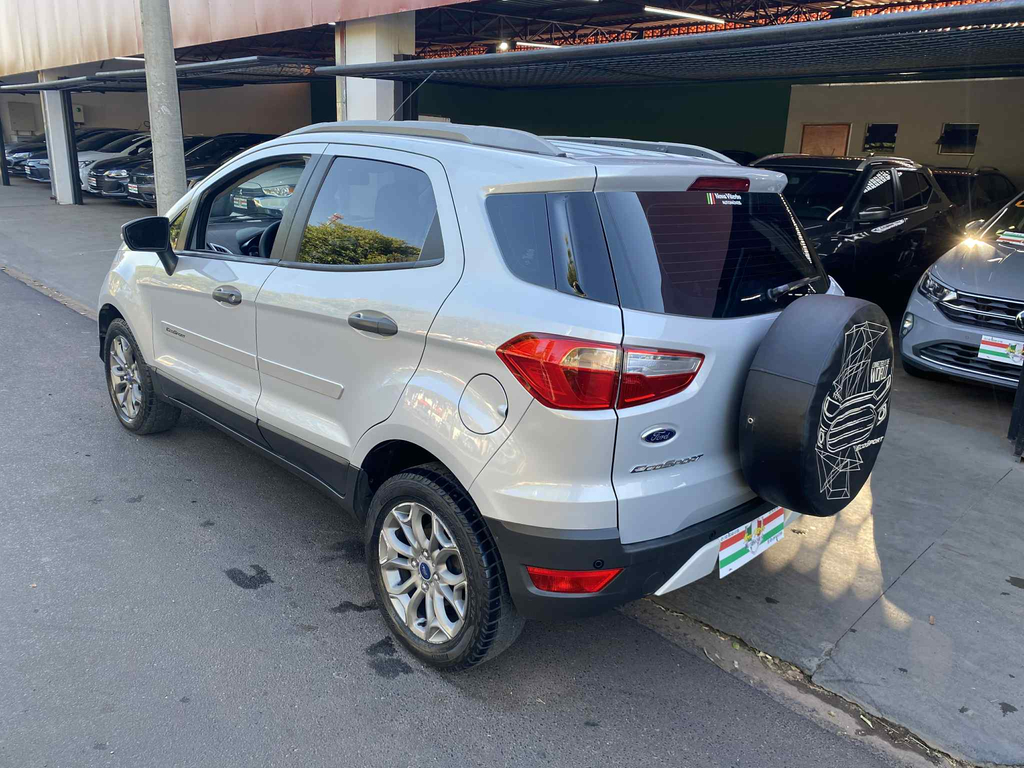 Ford EcoSport Prata