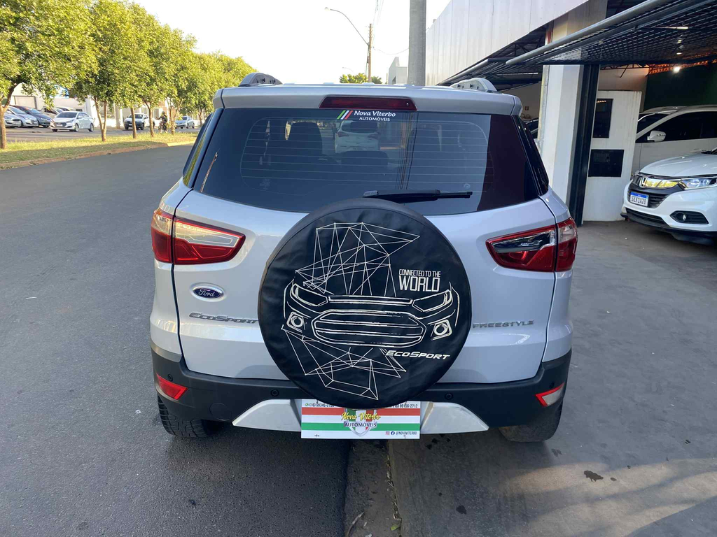 Ford EcoSport Prata
