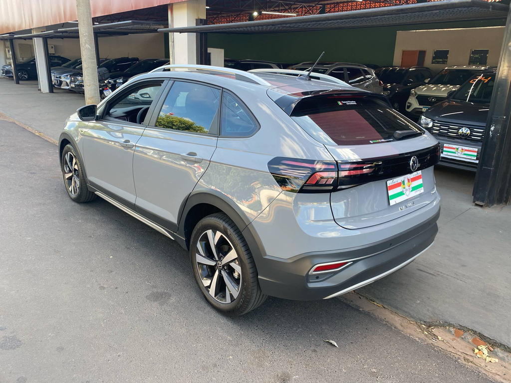 Volkswagen Nivus Cinza