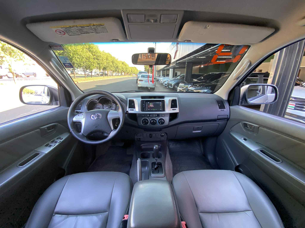Toyota Hilux Cabine Dupla Prata