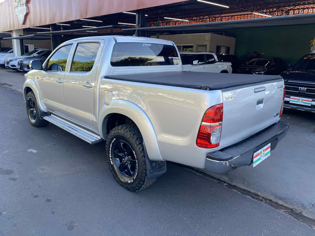 Toyota Hilux Cabine Dupla Prata