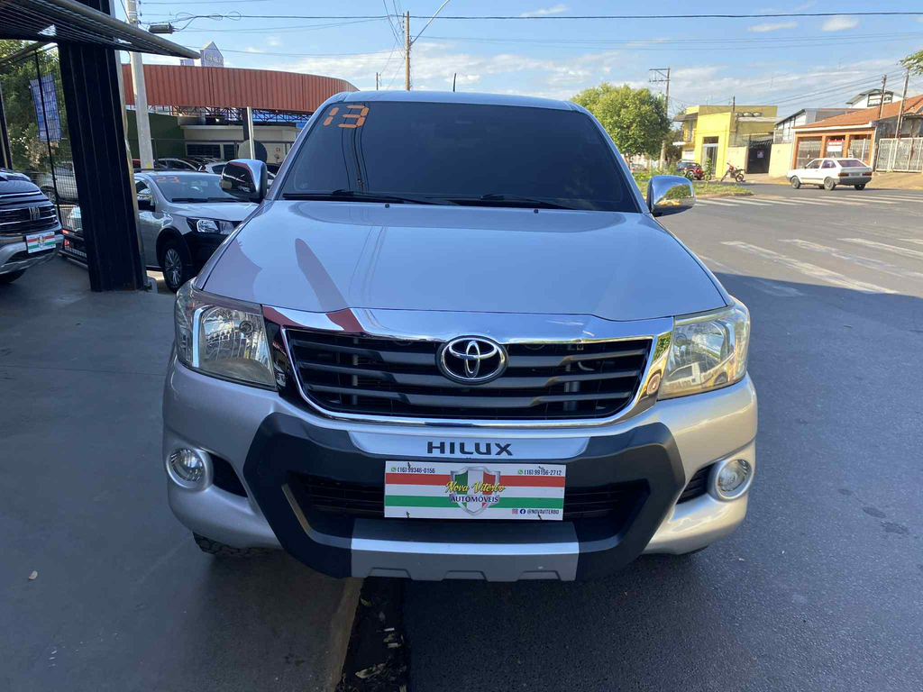 Toyota Hilux Cabine Dupla Prata