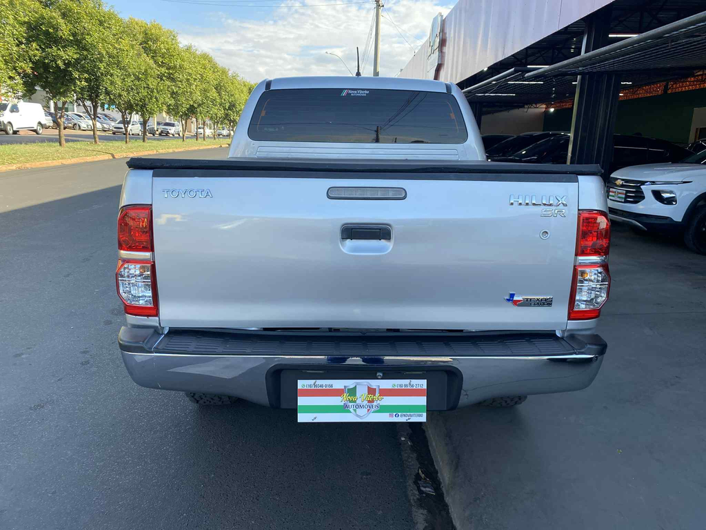 Toyota Hilux Cabine Dupla Prata