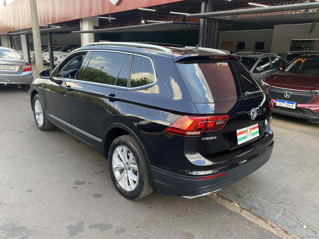 Volkswagen Tiguan Preto