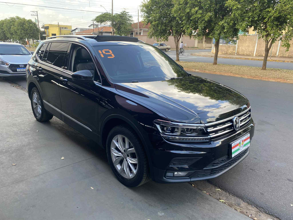 Volkswagen Tiguan Preto