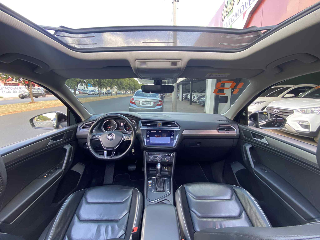 Volkswagen Tiguan Preto