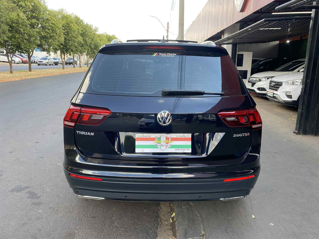 Volkswagen Tiguan Preto