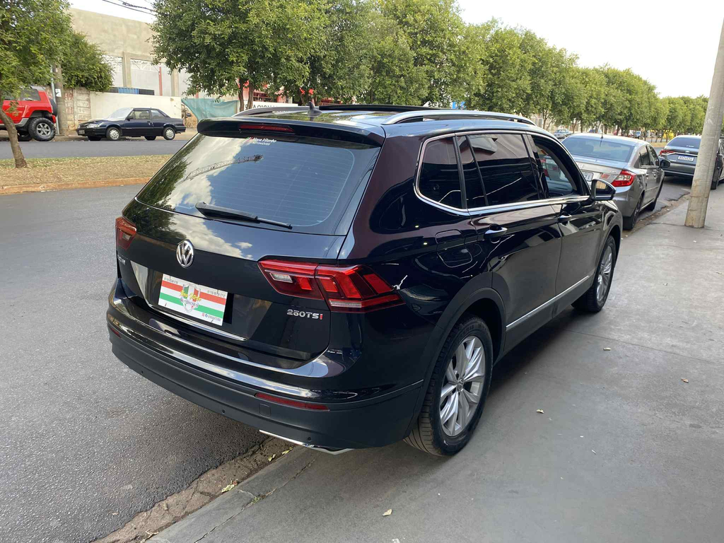 Volkswagen Tiguan Preto