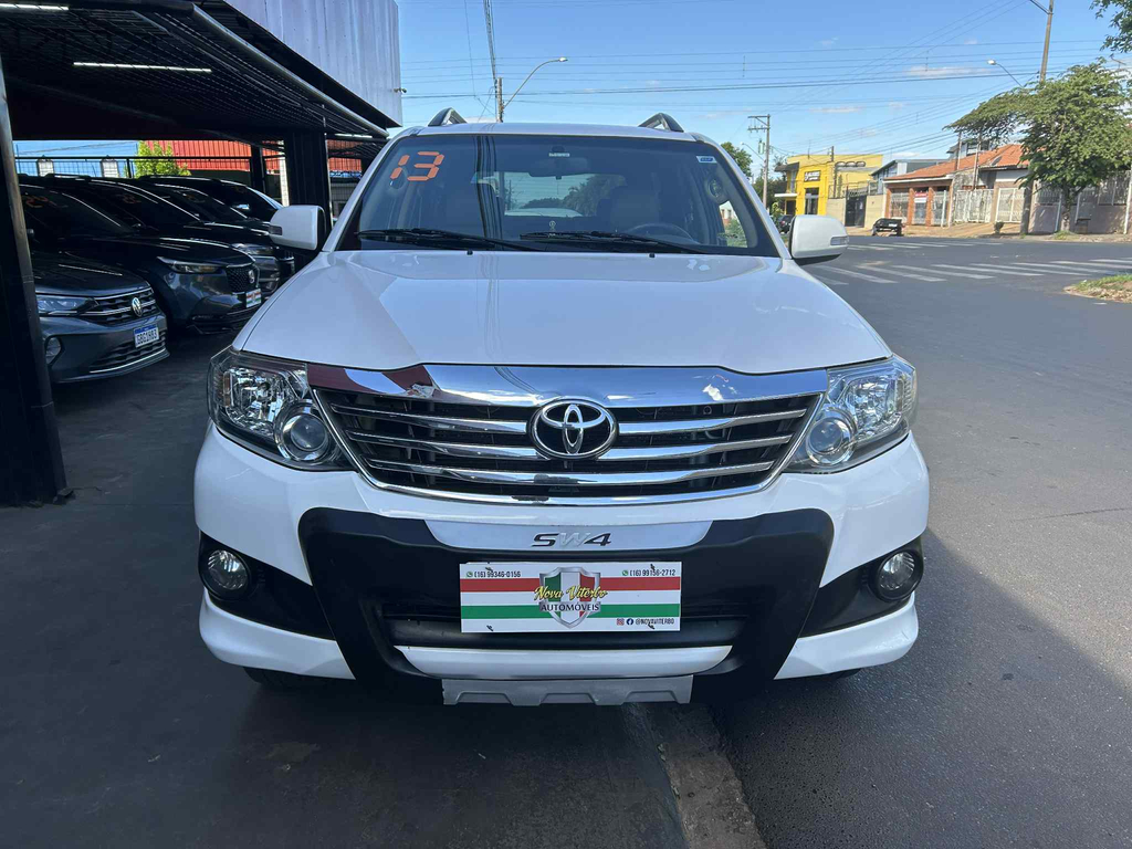 Toyota Hilux SW4 Branco