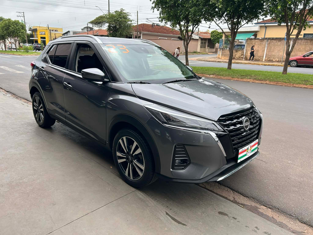 Nissan Kicks Cinza