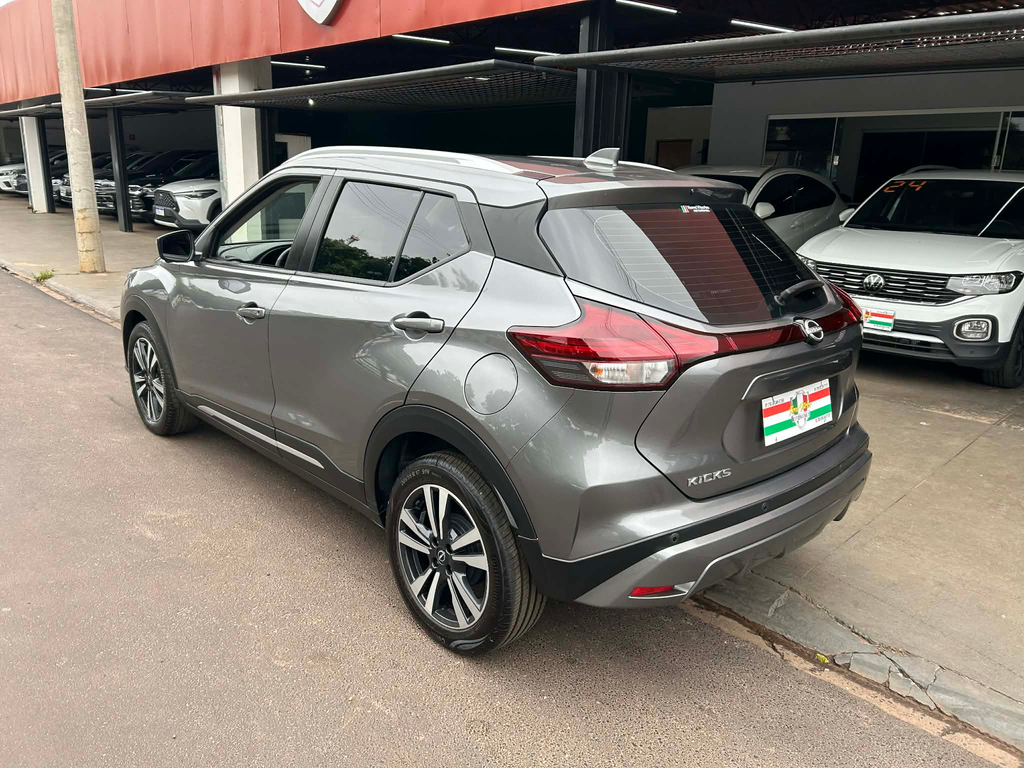Nissan Kicks Cinza