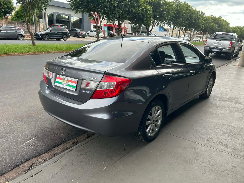 Honda Civic Cinza