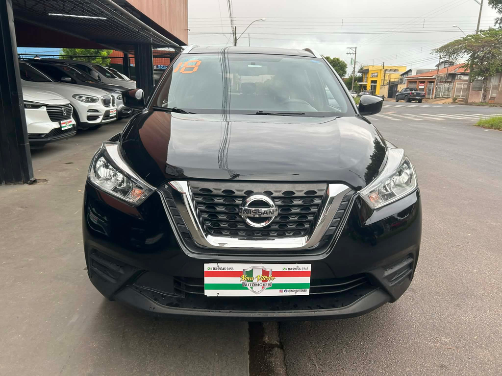 Nissan Kicks Preto