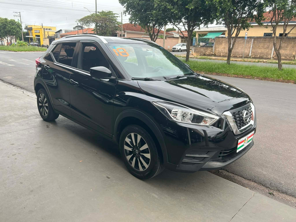Nissan Kicks Preto