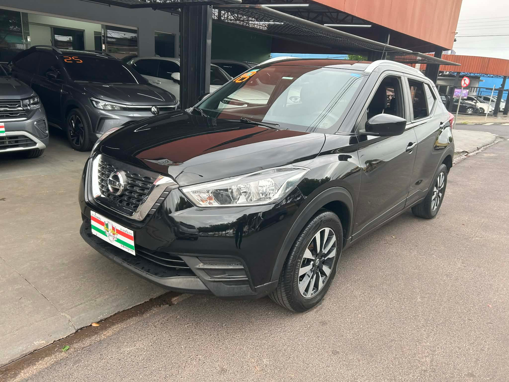 Nissan Kicks Preto