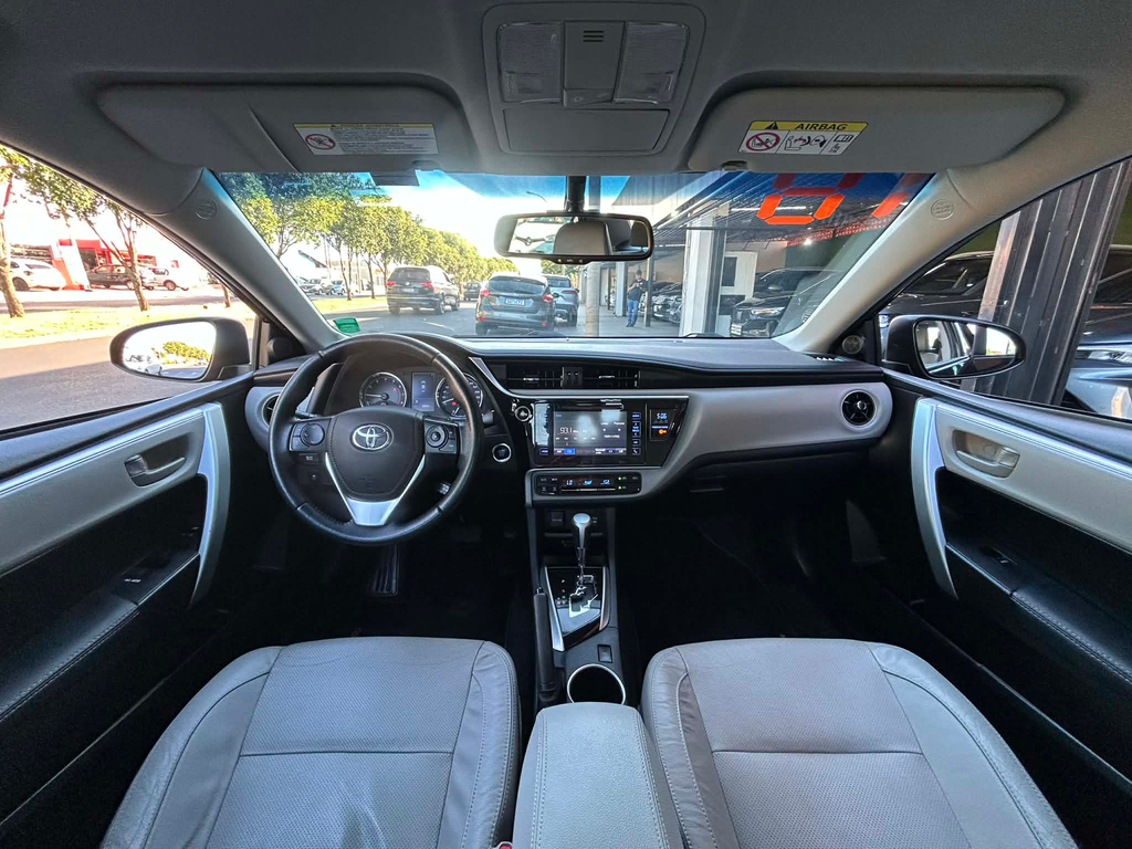 Toyota Corolla Preto