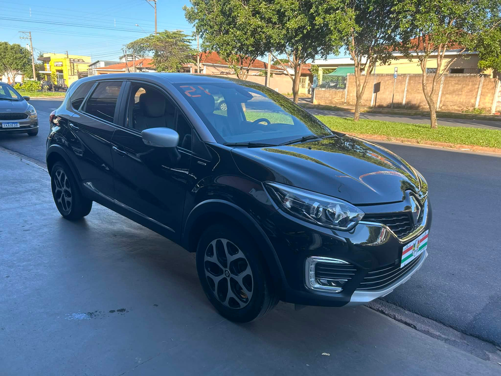 Renault Captur Preto