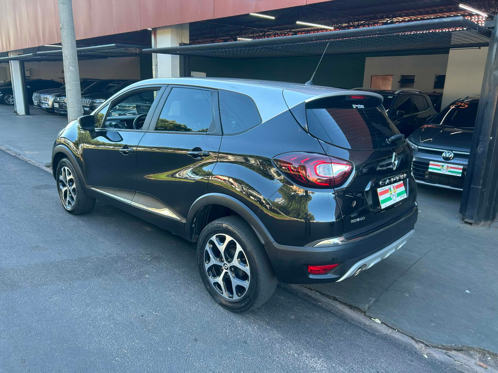 Renault Captur Preto
