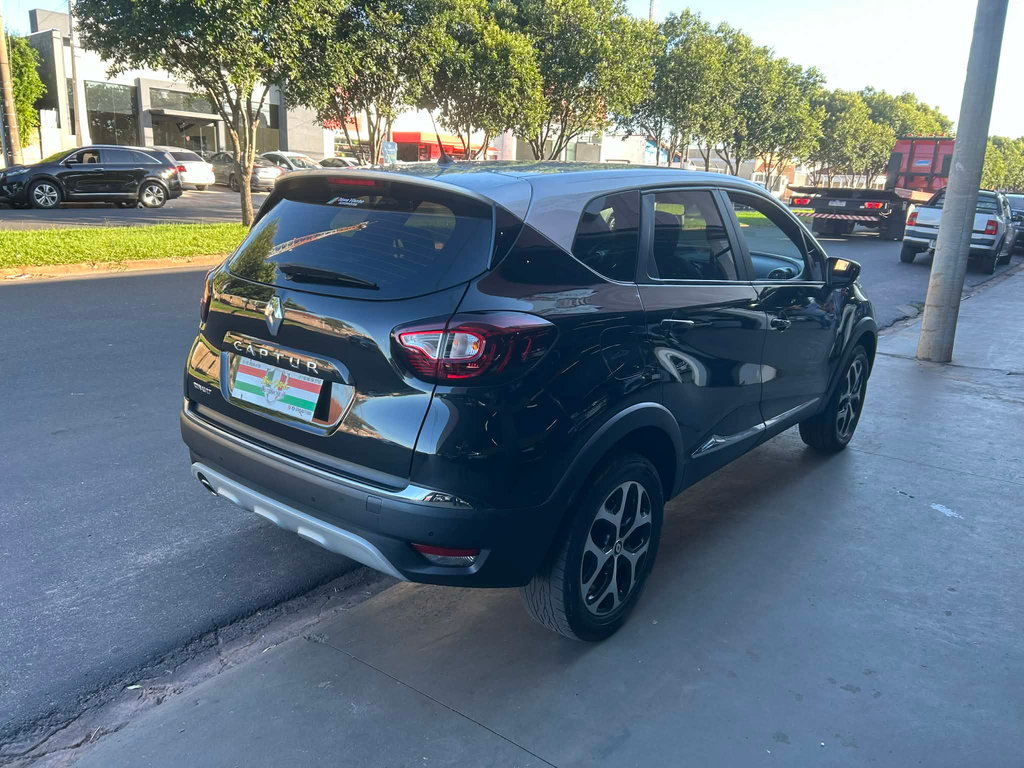 Renault Captur Preto
