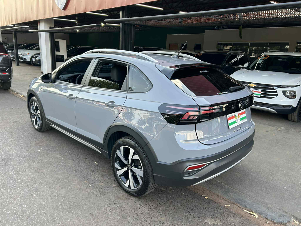 Volkswagen Nivus Cinza