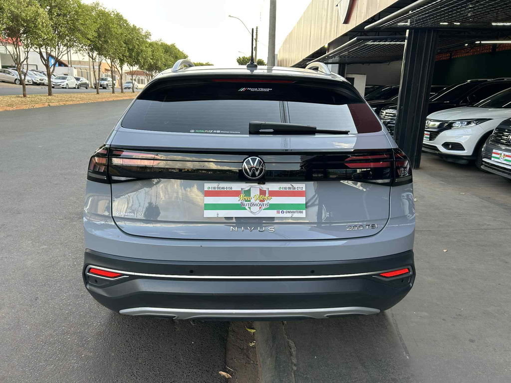 Volkswagen Nivus Cinza