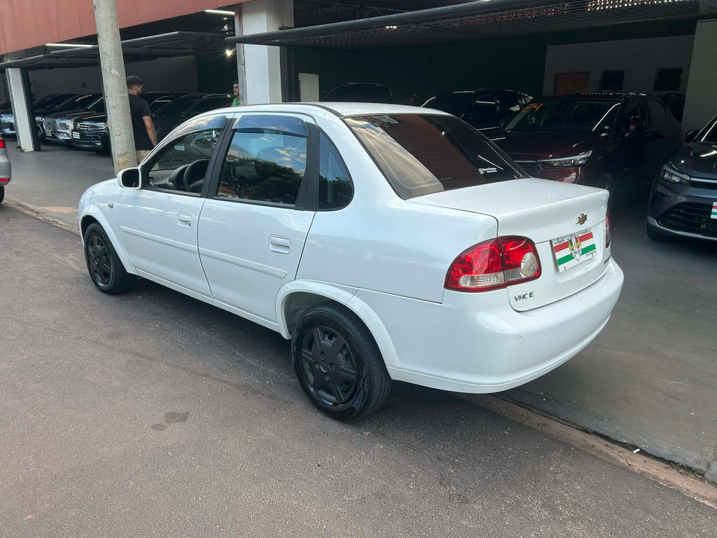 Chevrolet Classic Branco