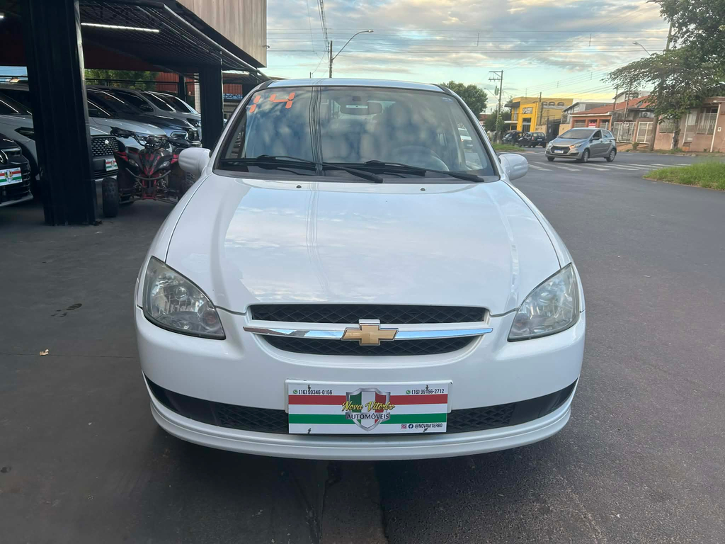 Chevrolet Classic Branco