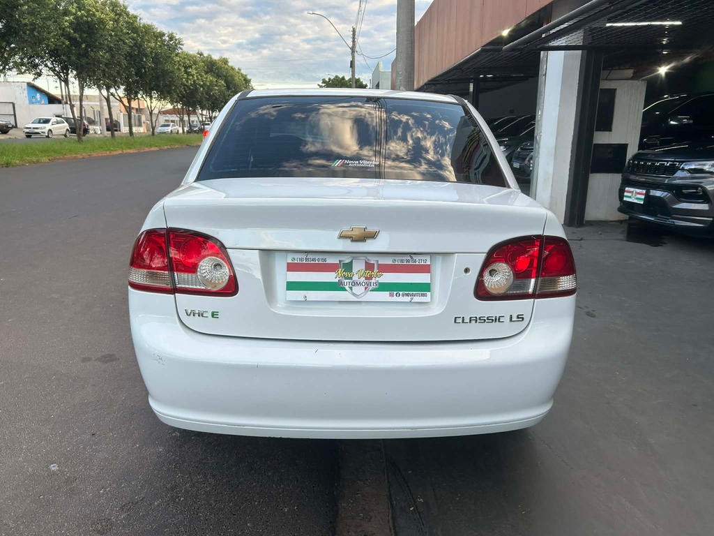 Chevrolet Classic Branco