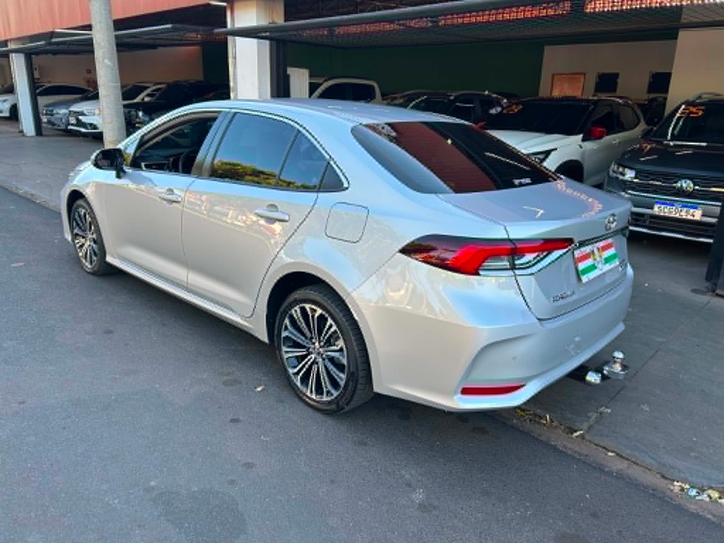 Toyota Corolla Altis Prata