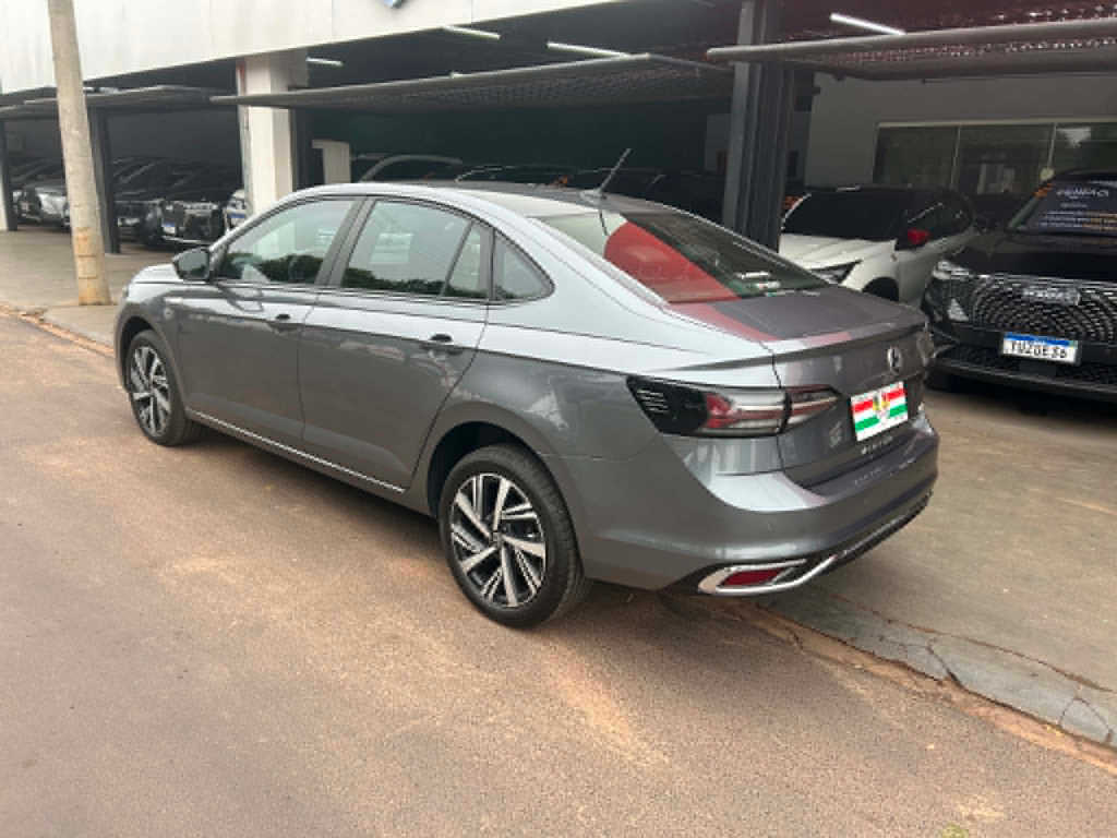 Volkswagen Virtus Cinza