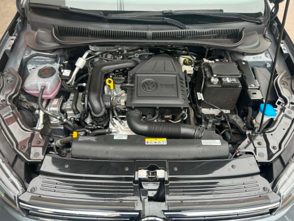 Volkswagen Virtus Cinza
