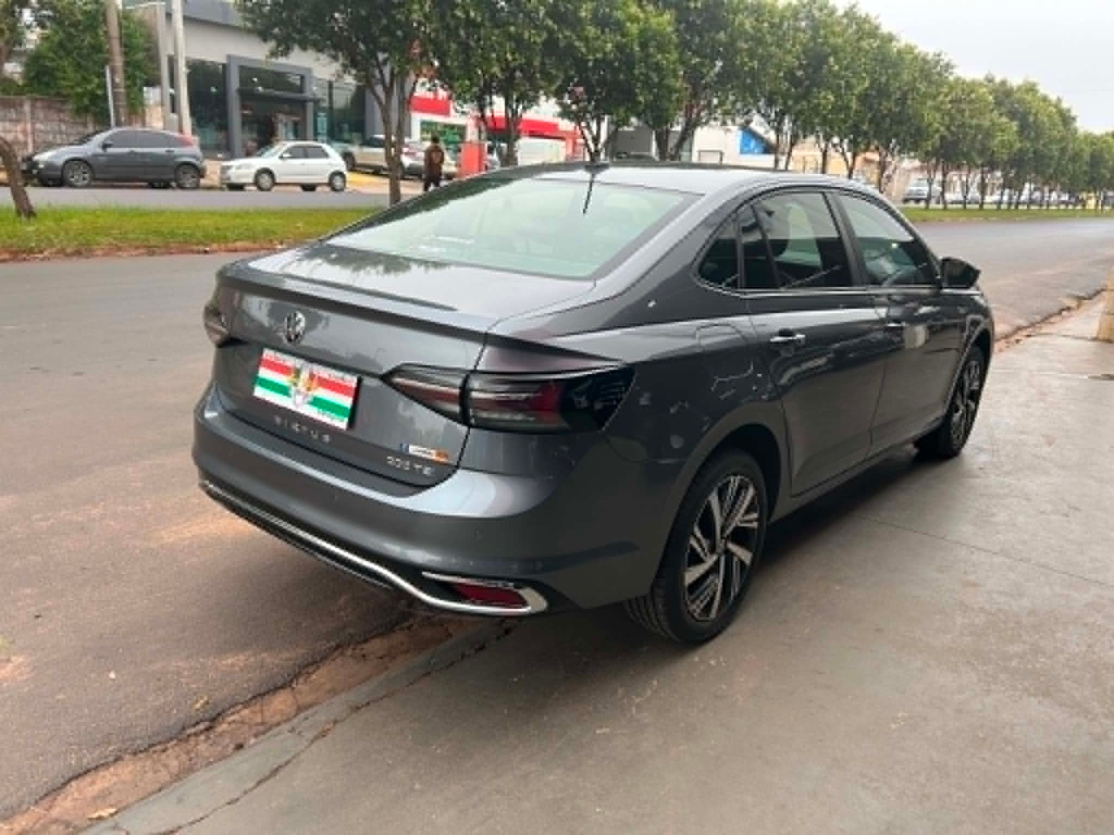 Volkswagen Virtus Cinza