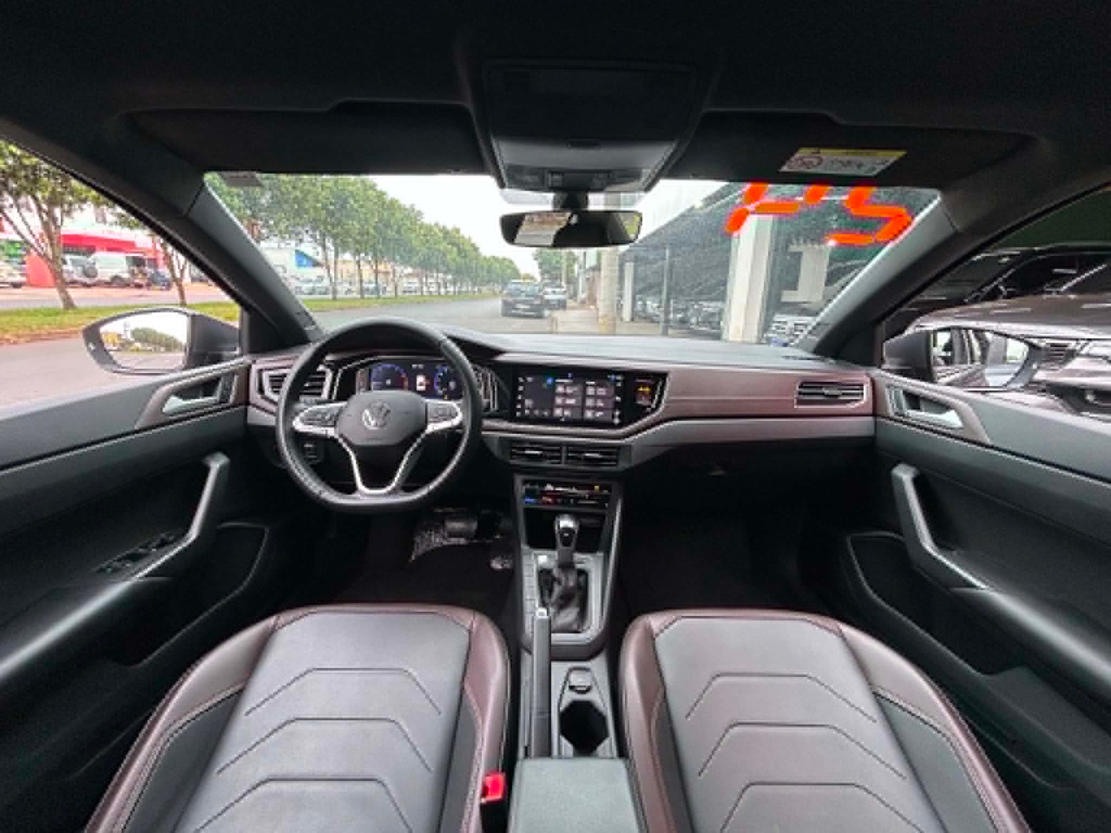 Volkswagen Virtus Cinza