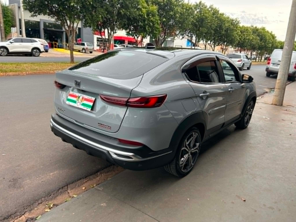Fiat FASTBACK Cinza