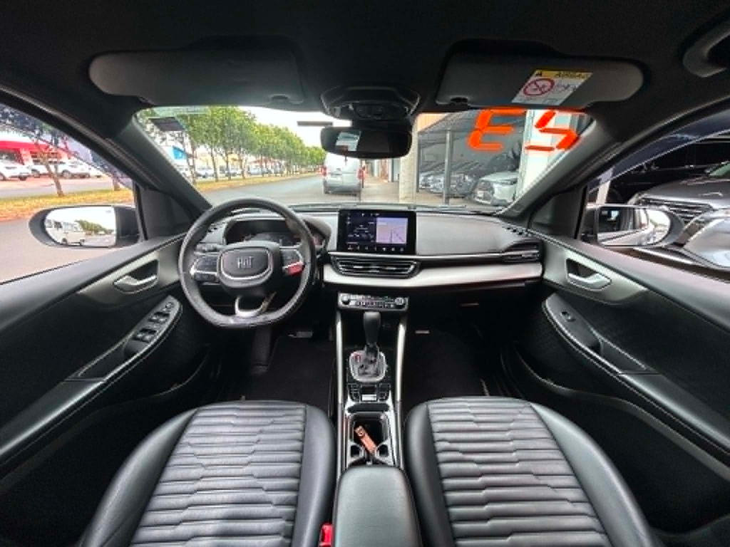 Fiat FASTBACK Cinza