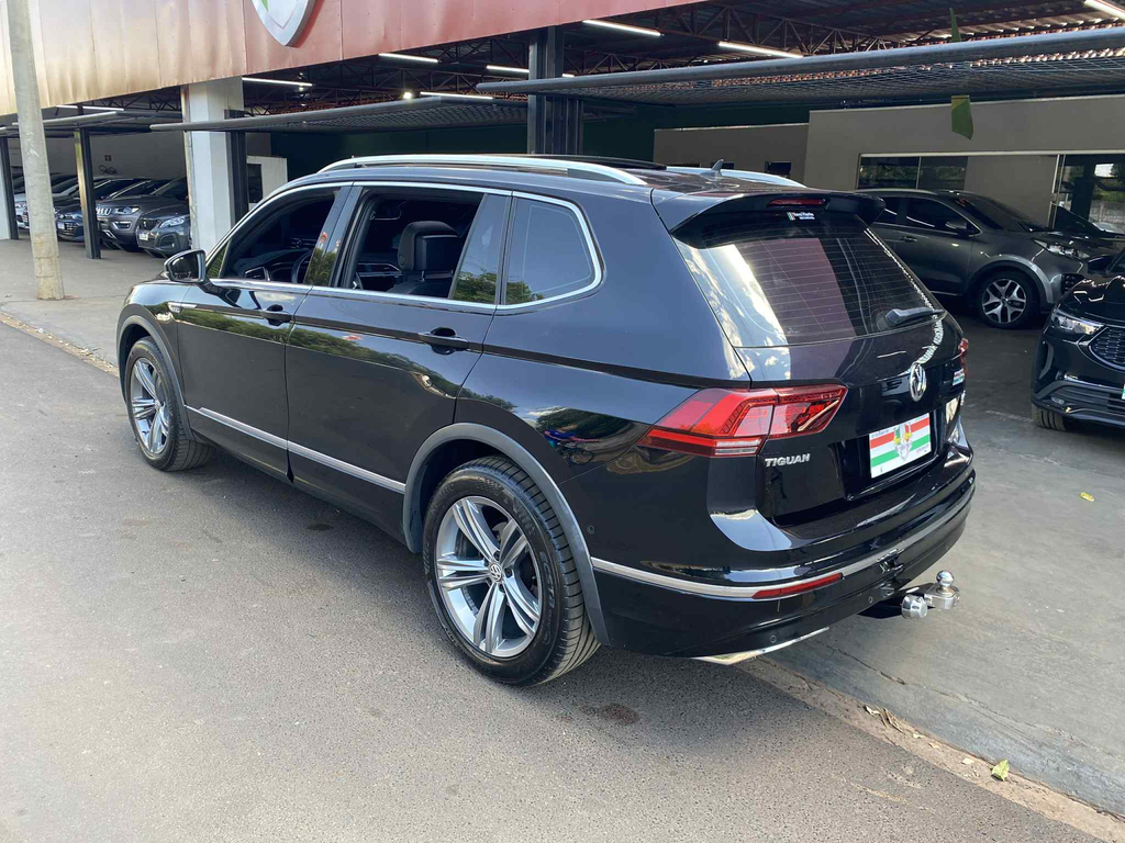 Volkswagen Tiguan Preto