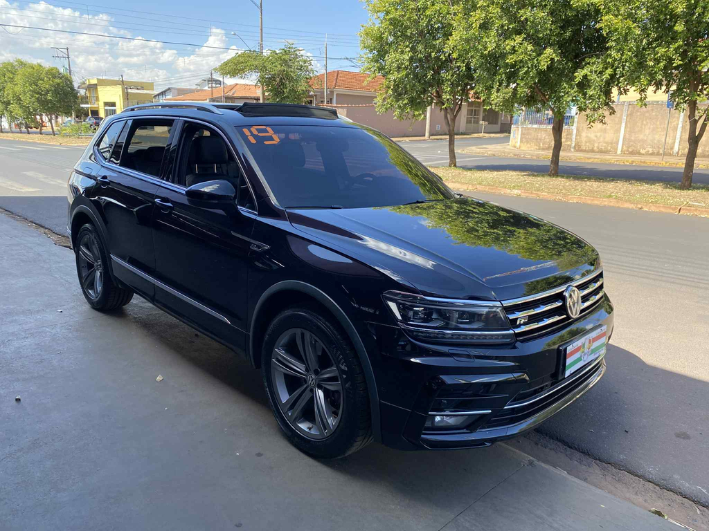 Volkswagen Tiguan Preto