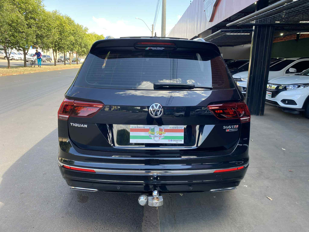 Volkswagen Tiguan Preto
