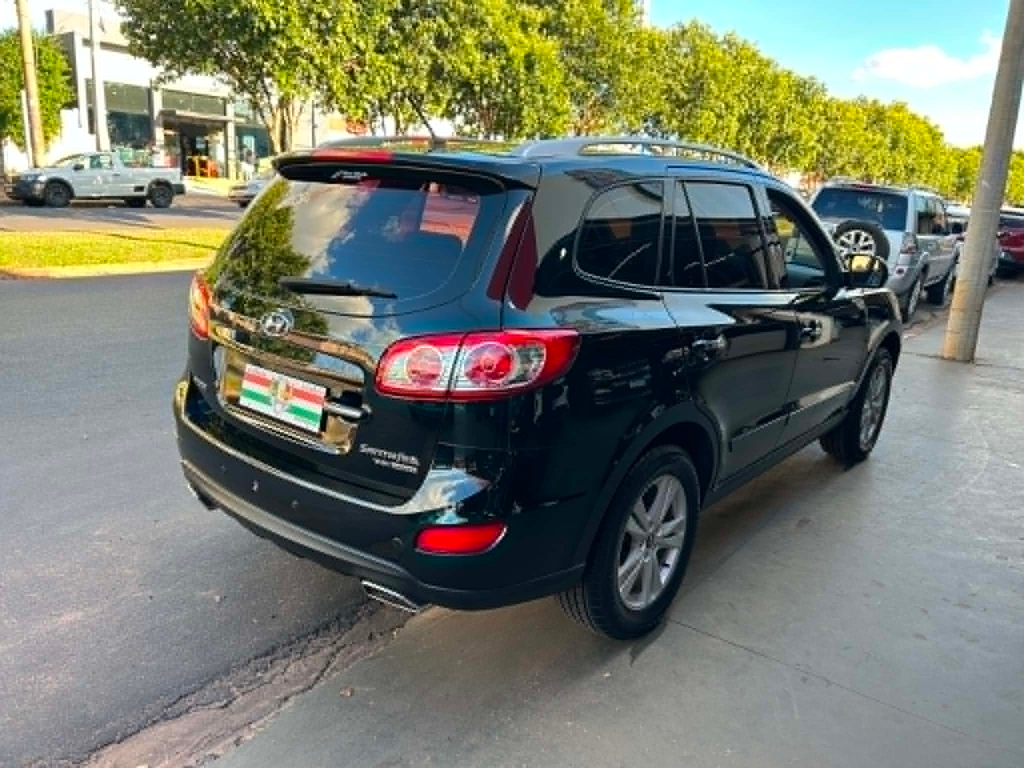 Hyundai Santa Fe Preto